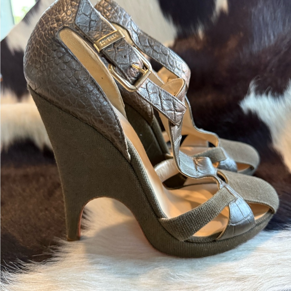 Versace Versace Croc Embossed Leather & Raffia Embossed Slate Platform Pumps